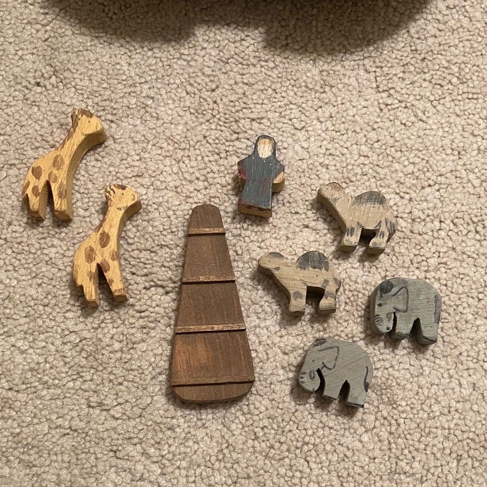 Vintage Handmade Wooden Noah's Ark Set - Picture 6 of 7